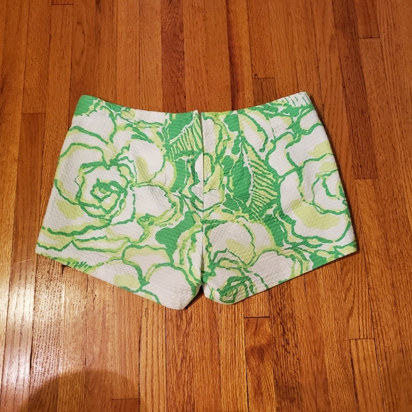 LILLY PULITZER LIZA SHORTS IN HEARTBREAKER PRINT SIZE 2 - Picture 5 of 11